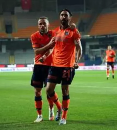 Süper Lig: Medipol Başakşehir: 1 Kayserispor: 0 (İlk yarı) Süper Lig: Medipol Başakşehir: 1 Kayserispor: 0 (İlk yarı)