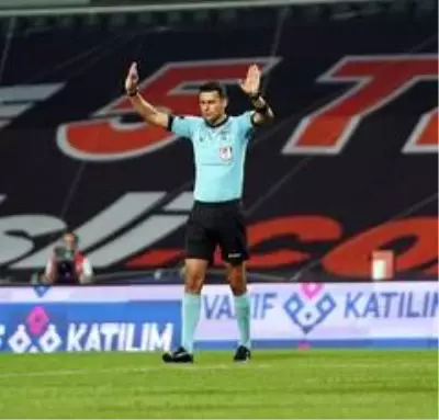 Süper Lig: Medipol Başakşehir: 1 Kayserispor: 0 (İlk yarı) Süper Lig: Medipol Başakşehir: 1 Kayserispor: 0 (İlk yarı)