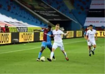 Süper Lig: Trabzonspor: 1İttifak Holding Konyaspor: 1 (İlk yarı) Süper Lig: Trabzonspor: 1İttifak Holding Konyaspor: 1 (İlk yarı)