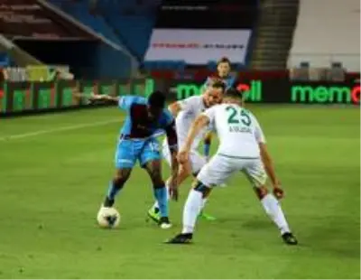 Süper Lig: Trabzonspor: 1İttifak Holding Konyaspor: 1 (İlk yarı) Süper Lig: Trabzonspor: 1İttifak Holding Konyaspor: 1 (İlk yarı)