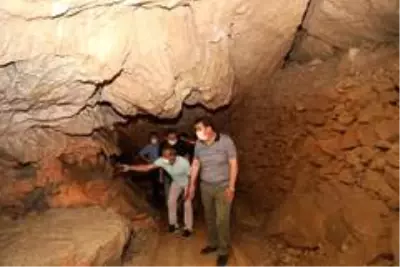 Vali Arslantaş'tan, İnsuyu Mağarası ve tarihi konaklara inceleme Vali Arslantaş'tan, İnsuyu Mağarası ve tarihi konaklara inceleme