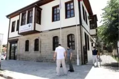 Vali Arslantaş'tan, İnsuyu Mağarası ve tarihi konaklara inceleme Vali Arslantaş'tan, İnsuyu Mağarası ve tarihi konaklara inceleme