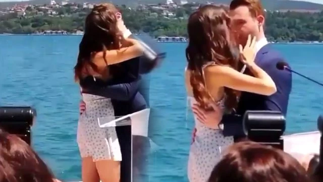 45 saniye boyunca öpüştüler: Hande Erçel ve Kerem Bursin sevgili ...