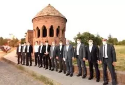 Son dakika haber | Ahlat ve Selçuklu ilçeleri kardeş oldu Son dakika haber | Ahlat ve Selçuklu ilçeleri kardeş oldu