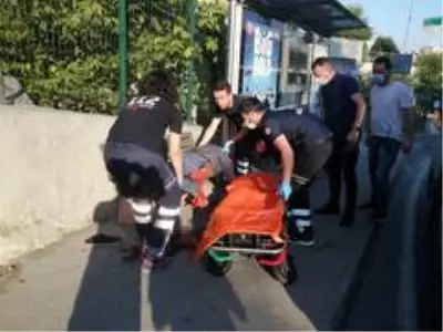 Bacağından vuruldu, sürünerek otobüs durağına geldi Bacağından vuruldu, sürünerek otobüs durağına geldi