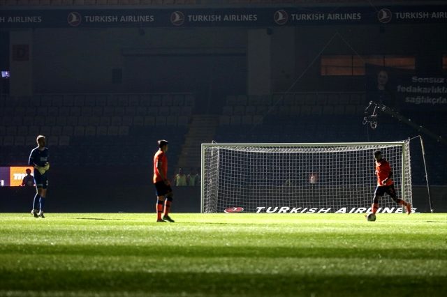 Başakşehir-Kayserispor maçındaki elektrik kesintisi jenaratörden dolayı olduğu açıklandı