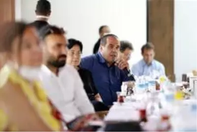 Başkan Batur'dan 'Kemeraltı Müdürlüğü' vurgusu Başkan Batur'dan 'Kemeraltı Müdürlüğü' vurgusu