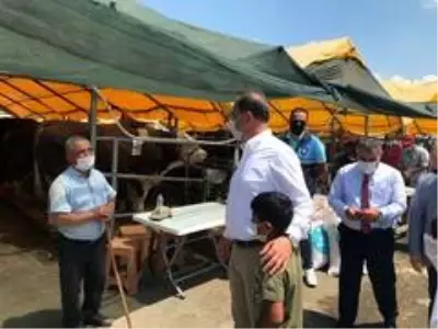 Beylikdüzü'nde kurban pazarına maskesiz girmek yasak Beylikdüzü'nde kurban pazarına maskesiz girmek yasak