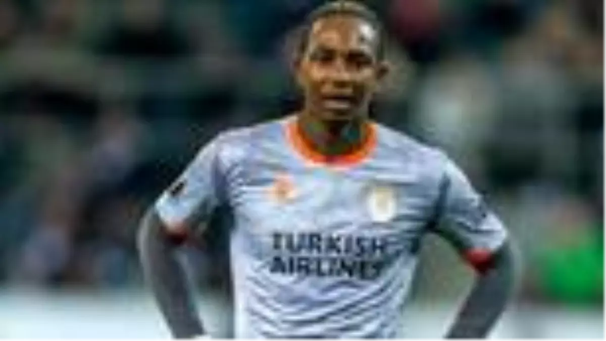Eljero Elia şampiyon Başakşehir'den ayrılıyor: Gideceği takımları resmen duyurdu!