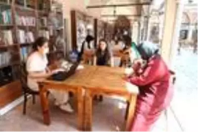 Eyüpsultan'da öğrencilerin tercihlerinde uzmanlar yardımcı oluyor Eyüpsultan'da öğrencilerin tercihlerinde uzmanlar yardımcı oluyor