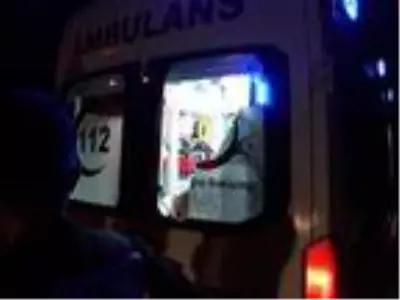 Kavgada yaralandı, yumrukla gelen ambulansın camını kırdı Kavgada yaralandı, yumrukla gelen ambulansın camını kırdı