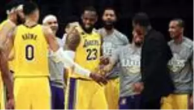 LeBron James'in oyuncu kartı 1.8 milyon dolara satıldı LeBron James'in oyuncu kartı 1.8 milyon dolara satıldı