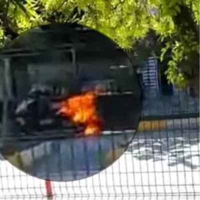 Motosiklet alev alev yandı Motosiklet alev alev yandı