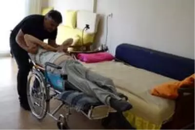 Otomobilin çarptığı itfaiyecinin hayatı karardı Otomobilin çarptığı itfaiyecinin hayatı karardı