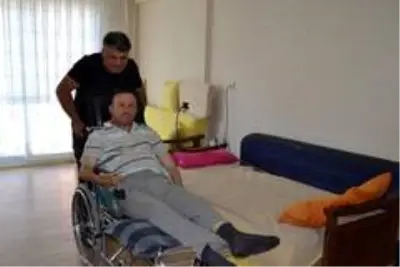 Otomobilin çarptığı itfaiyecinin hayatı karardı Otomobilin çarptığı itfaiyecinin hayatı karardı