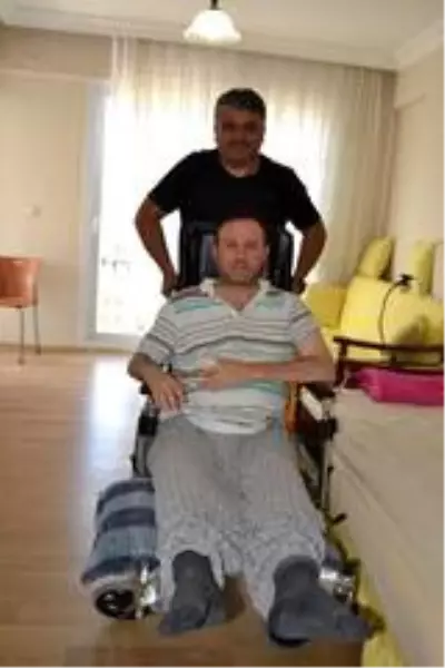 Otomobilin çarptığı itfaiyecinin hayatı karardı Otomobilin çarptığı itfaiyecinin hayatı karardı