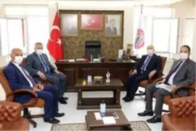 Vali Dağlı: 'Yerel yönetimler iş birliği platformunda etkili şekilde buluşması gerekiyor' Vali Dağlı: 'Yerel yönetimler iş birliği platformunda etkili şekilde buluşması gerekiyor'