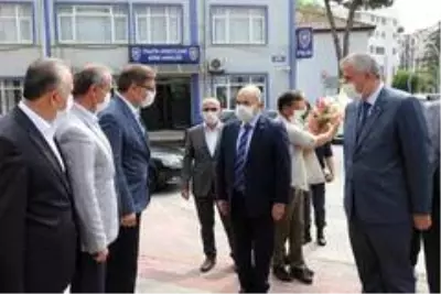 Vali Dağlı: 'Yerel yönetimler iş birliği platformunda etkili şekilde buluşması gerekiyor' Vali Dağlı: 'Yerel yönetimler iş birliği platformunda etkili şekilde buluşması gerekiyor'