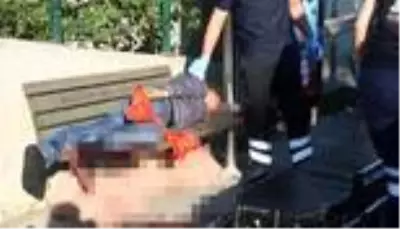 Yaralı halde 1 km yürüyen adam durakta yığıldı kaldı Yaralı halde 1 km yürüyen adam durakta yığıldı kaldı