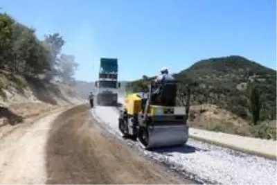 Yol yapım ekipleri Soma'da yoğun mesaide Yol yapım ekipleri Soma'da yoğun mesaide