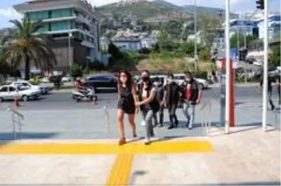 Son dakika haber! Yolcu otobüsündeki 16 kilogram esrar narkotik köpeğine takıldı Son dakika haber! Yolcu otobüsündeki 16 kilogram esrar narkotik köpeğine takıldı