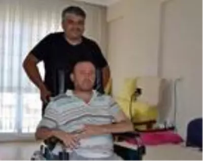 Bakan Kasapoğlu, yatağa bağımlı itfaiye erine akülü tekerlekli sandalye için talimat verdi Bakan Kasapoğlu, yatağa bağımlı itfaiye erine akülü tekerlekli sandalye için talimat verdi