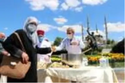 Fatih Sultan Mehmet'in doğduğu şehirden, Ayasofya açılışına 1453 kilo helva Fatih Sultan Mehmet'in doğduğu şehirden, Ayasofya açılışına 1453 kilo helva