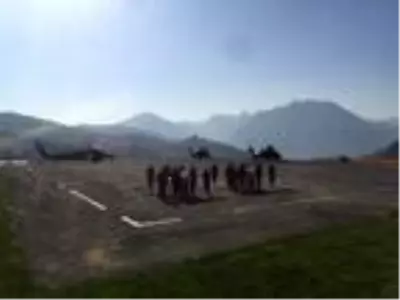 Hakkari şehidi 2 asker, törenle memleketlerine uğurlandı Hakkari şehidi 2 asker, törenle memleketlerine uğurlandı