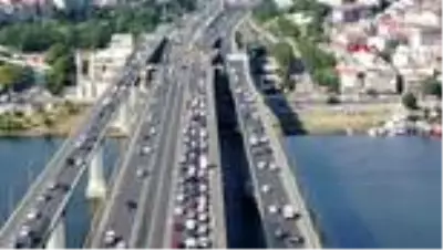 HALİÇ KÖPRÜSÜ'NDE TRAFİK YOĞUNLUĞU HALİÇ KÖPRÜSÜ'NDE TRAFİK YOĞUNLUĞU