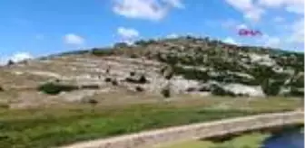 Cihan Yılmaz: KADERİNE TERK EDİLEN TARİHİ YARIMBURGAZ MAĞARALARI ÇÖPLERLE DOLDU-1 HAVADAN Cihan Yılmaz: KADERİNE TERK EDİLEN TARİHİ YARIMBURGAZ MAĞARALARI ÇÖPLERLE DOLDU-1 HAVADAN