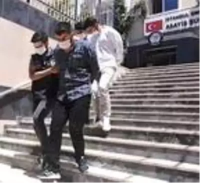 Son dakika... Kimseye aldırmadan hırsızlığa devam eden şüpheliler kamerada Son dakika... Kimseye aldırmadan hırsızlığa devam eden şüpheliler kamerada