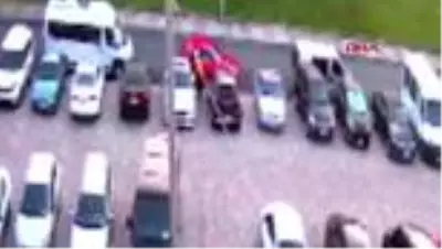 KİMSEYE ALDIRMADAN HIRSIZLIĞA DEVAN EDEN ŞÜPHELİLER KAMERADA KİMSEYE ALDIRMADAN HIRSIZLIĞA DEVAN EDEN ŞÜPHELİLER KAMERADA