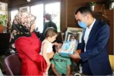 Minik Öykü'ye doğum günü sürprizi Minik Öykü'ye doğum günü sürprizi