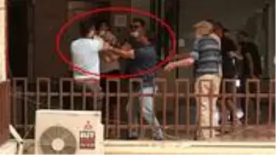 Noterde anlaşamayan taraflar, sokak ortasında tekme tokat kavga etti Noterde anlaşamayan taraflar, sokak ortasında tekme tokat kavga etti