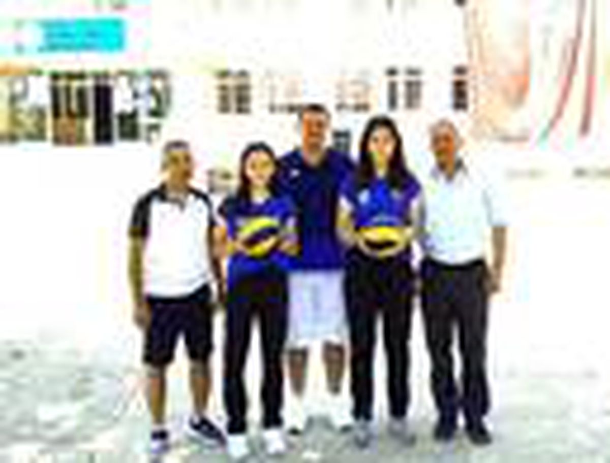 Salihli, Voleybol Lisesine 2 öğrenci gönderdi