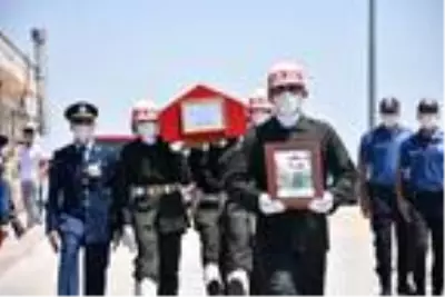Şehit Sözleşmeli Onbaşı, Malatya'da gözyaşlarıyla toprağa verildi Şehit Sözleşmeli Onbaşı, Malatya'da gözyaşlarıyla toprağa verildi