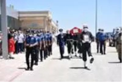 Şehit Sözleşmeli Onbaşı, Malatya'da gözyaşlarıyla toprağa verildi Şehit Sözleşmeli Onbaşı, Malatya'da gözyaşlarıyla toprağa verildi