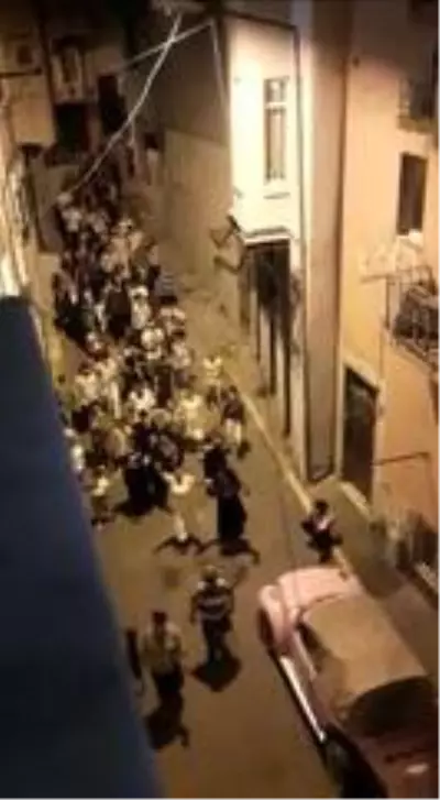 Uyarılara rağmen düğün eğlencelerinde 'pes' dedirten görüntüler Uyarılara rağmen düğün eğlencelerinde 'pes' dedirten görüntüler