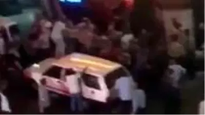 10 yaşındaki çocuğu istismar ettiği öne sürülen şüpheli, linç girişimi sırasında kaçtı 10 yaşındaki çocuğu istismar ettiği öne sürülen şüpheli, linç girişimi sırasında kaçtı