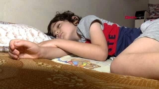 ADANA BEBEK BEZİNE MAHKUM OLAN 6 YAŞINDAKİ MUSA DOKTOR OLUP HASTA ÇOCUKLARI İYİLEŞTİRMEK İSTİYORUM