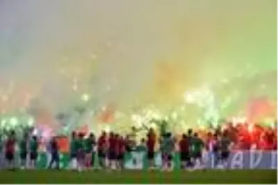 Bursaspor'dan taraftarlı antrenman (TEKRAR) Bursaspor'dan taraftarlı antrenman (TEKRAR)