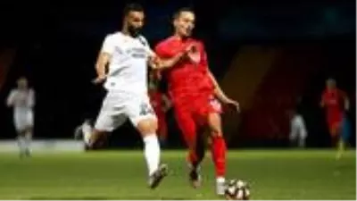 Fatih Karagümrük sahasında Akhisarspor'la 3-3 berabere kaldı Fatih Karagümrük sahasında Akhisarspor'la 3-3 berabere kaldı