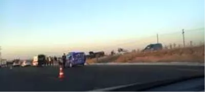 Gurbetçi ailenin otomobili tırla çarpıştı, 2 kişi öldü Gurbetçi ailenin otomobili tırla çarpıştı, 2 kişi öldü