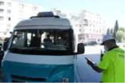 İzmir'de Covid-19 tedbirleri denetimi İzmir'de Covid-19 tedbirleri denetimi