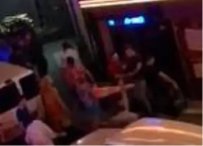 10 yaşındaki çocuğu istismar ettiği öne sürülen şüpheli, linç girişimi sırasında kaçtı 10 yaşındaki çocuğu istismar ettiği öne sürülen şüpheli, linç girişimi sırasında kaçtı