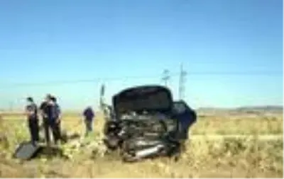 Kıbrıs gazisi ve eşi kazada öldü, kızı ve 2 torunu yaralandı Kıbrıs gazisi ve eşi kazada öldü, kızı ve 2 torunu yaralandı