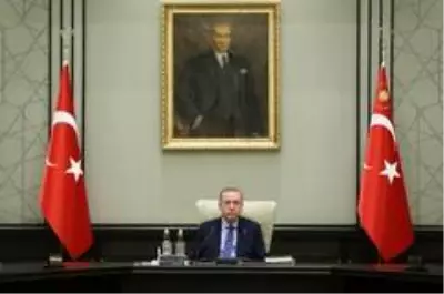 Milli Güvenlik Kurulu, Cumhurbaşkanı Recep Tayyip Erdoğan başkanlığında Beştepe'de toplandı. Milli Güvenlik Kurulu, Cumhurbaşkanı Recep Tayyip Erdoğan başkanlığında Beştepe'de toplandı.