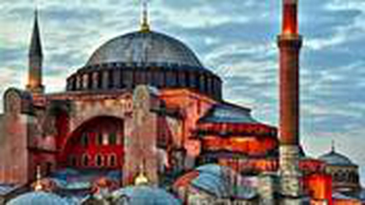 Son Dakika: Cuma günü Ayasofya'da 700 ila 1000 kişi namaz kılacak
