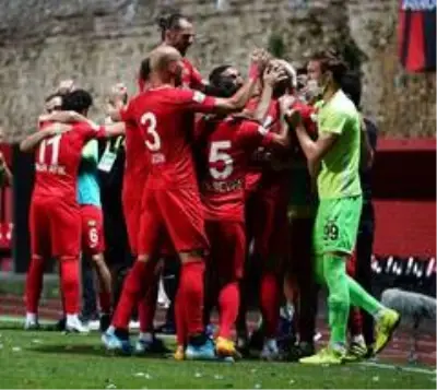 TFF 1. Lig Play-Off Yarı Final: Karagümrük: 1 Akhisarspor: 1 (İlk yarı) TFF 1. Lig Play-Off Yarı Final: Karagümrük: 1 Akhisarspor: 1 (İlk yarı)