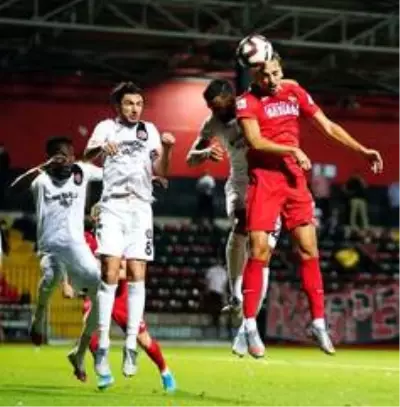 TFF 1. Lig Play-Off Yarı Final: Karagümrük: 1 Akhisarspor: 1 (İlk yarı) TFF 1. Lig Play-Off Yarı Final: Karagümrük: 1 Akhisarspor: 1 (İlk yarı)